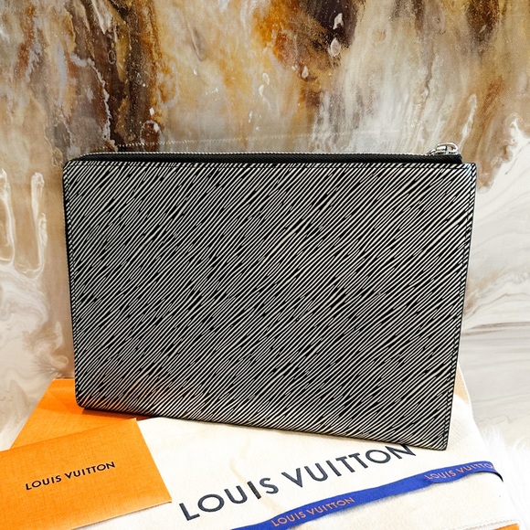 Louis Vuitton Limited Edition Essential V Platine Epi Strap Clutch Pouch - - Picture 3 of 9